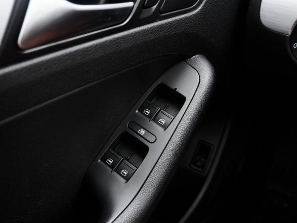 Volkswagen Jetta VI Рестайлинг с пробегом 2017 года, цена 1 408 000 рублей, 68380 км, седан, Автокод Объявления
