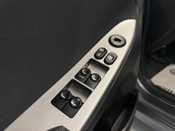 Hyundai Solaris I Рестайлинг с пробегом 2015 года, цена 909 000 рублей, 134637 км, седан, Автокод Объявления