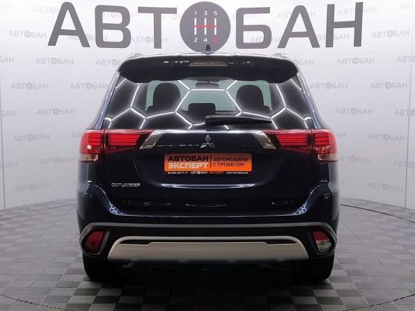 Mitsubishi Outlander III Рестайлинг 3 с пробегом 2022 года, цена 2 555 000 рублей, 41990 км, внедорожник, Автокод Объявления