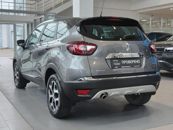Renault Kaptur I с пробегом 2017 года, цена 1 369 000 рублей, 63796 км, внедорожник, Автокод Объявления