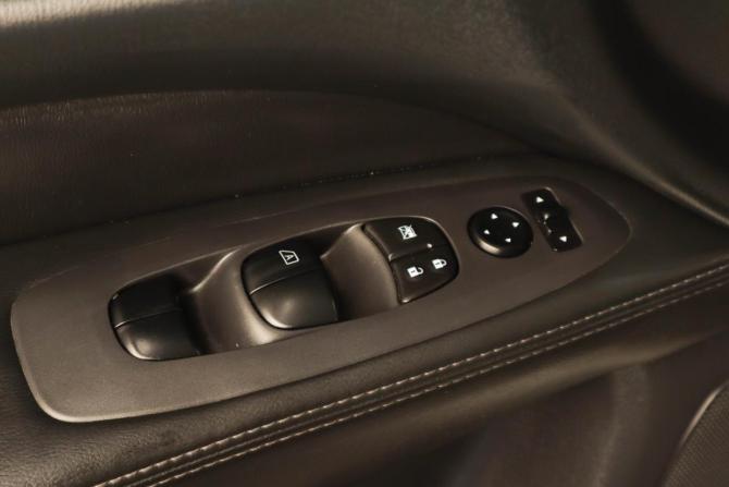 Nissan Pathfinder IV с пробегом 2015 года, цена 2 159 000 рублей, 171000 км, внедорожник, Автокод Объявления