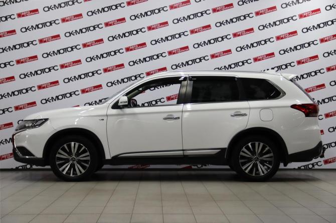 Mitsubishi Outlander III Рестайлинг 3 с пробегом 2019 года, цена 2 795 950 рублей, 116757 км, внедорожник, Автокод Объявления