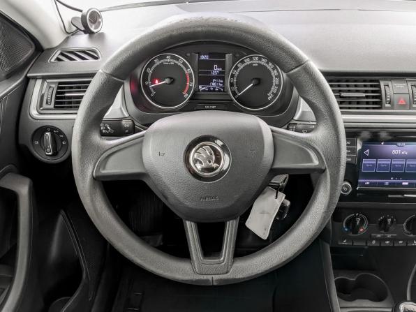 Skoda Rapid I Рестайлинг с пробегом 2019 года, цена 755 000 рублей, 178010 км, лифтбек, Автокод Объявления
