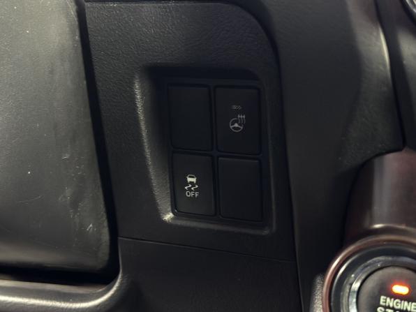 Toyota Land Cruiser Prado 150 Series Рестайлинг 1 с пробегом 2014 года, цена 2 740 000 рублей, 329006 км, внедорожник, Автокод Объявления