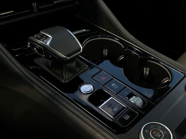 Volkswagen Touareg III Рестайлинг с пробегом 2024 года, цена 13 900 500 рублей, 21291 км, внедорожник, Автокод Объявления