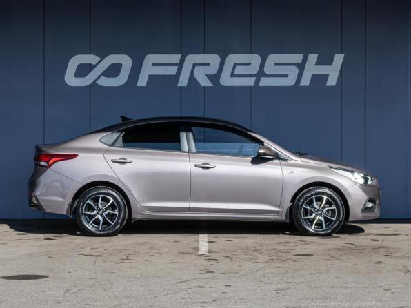 Hyundai Solaris II с пробегом 2018 года, цена 1 350 000 рублей, 161719 км, седан, Автокод Объявления