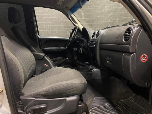 Jeep Cherokee III (KJ) с пробегом 2004 года, цена 730 000 рублей, 332921 км, внедорожник, Автокод Объявления