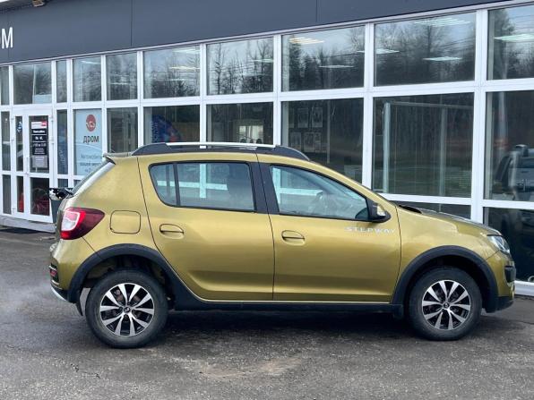 Renault Sandero II с пробегом 2015 года, цена 950 000 рублей, 82000 км, хэтчбек, Автокод Объявления
