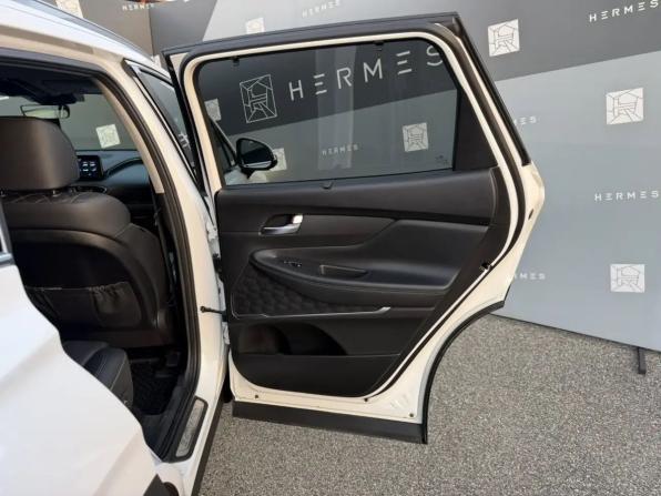 Hyundai Santa Fe IV Рестайлинг с пробегом 2023 года, цена 3 818 000 рублей, 58864 км, внедорожник, Автокод Объявления