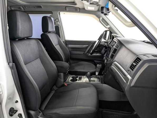 Mitsubishi Pajero IV Рестайлинг 2 с пробегом 2021 года, цена 3 900 000 рублей, 80073 км, внедорожник, Автокод Объявления