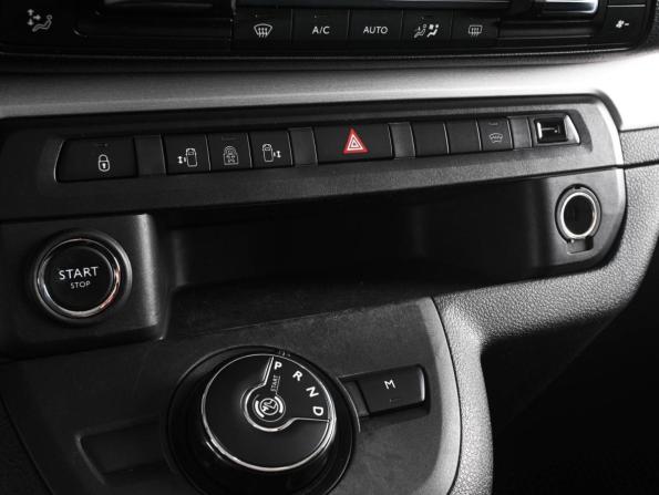 Peugeot Traveller I с пробегом 2018 года, цена 2 839 000 рублей, 200097 км, минивэн, Автокод Объявления