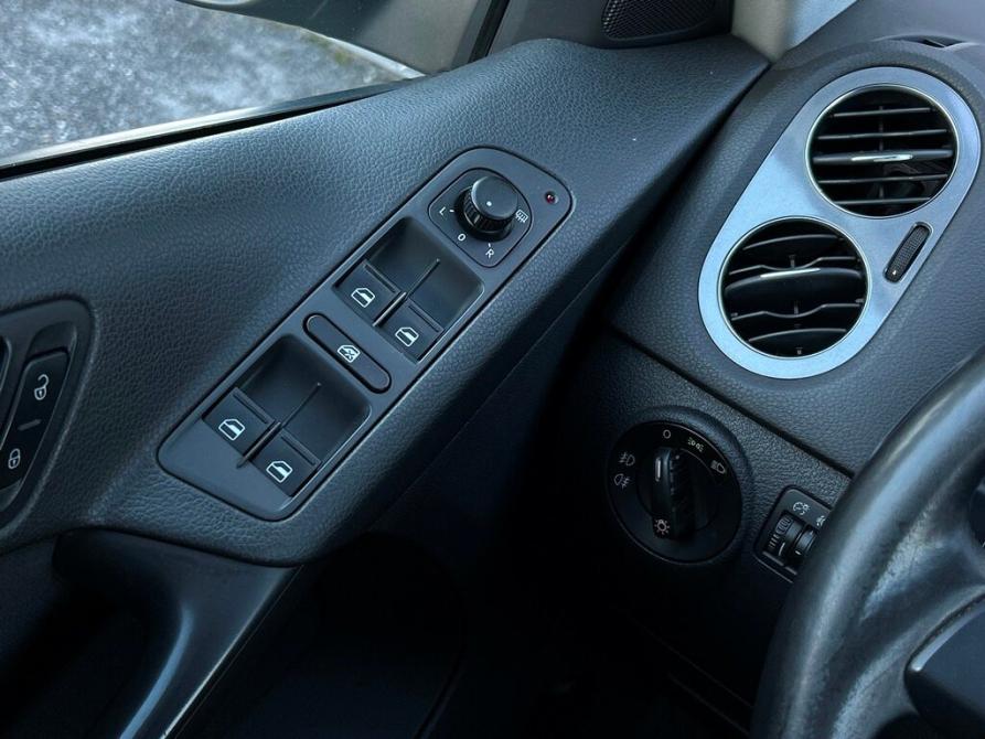 Volkswagen Tiguan I Рестайлинг Санкт-Петербург  - изображение 17