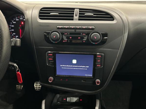 SEAT Leon II Рестайлинг с пробегом 2012 года, цена 569 000 рублей, 209291 км, хэтчбек, Автокод Объявления