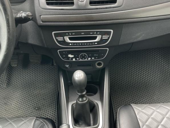 Renault Megane III с пробегом 2010 года, цена 550 000 рублей, 308355 км, хэтчбек, Автокод Объявления