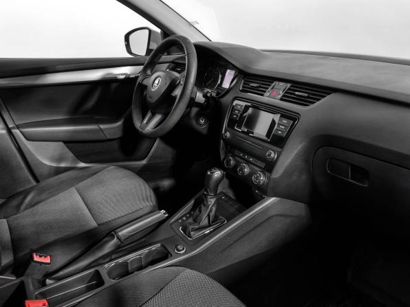 Skoda Octavia III (A7) с пробегом 2015 года, цена 880 000 рублей, 247116 км, лифтбек, Автокод Объявления