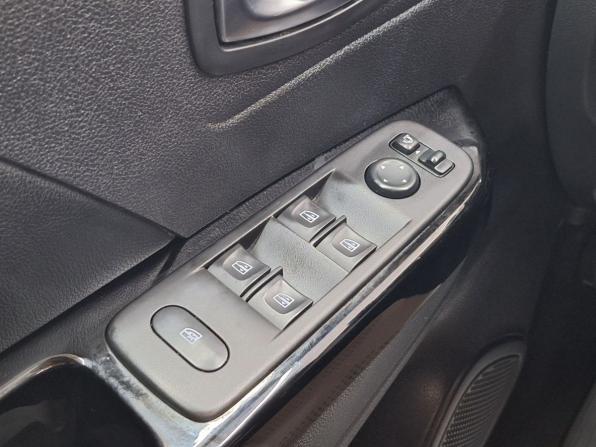 Renault Kaptur I Рестайлинг с пробегом 2021 года, цена 1 315 000 рублей, 136758 км, внедорожник, Автокод Объявления