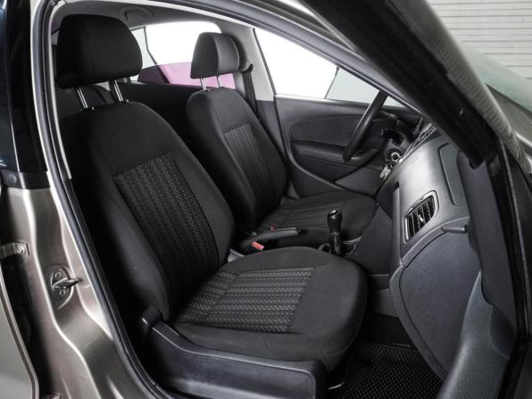 Volkswagen Polo V Рестайлинг с пробегом 2016 года, цена 999 000 рублей, 165708 км, седан, Автокод Объявления