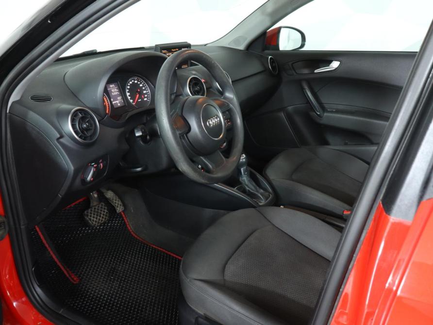 Audi A1 I (8X) Москва  - изображение 19