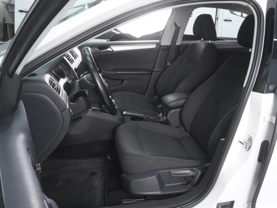 Volkswagen Jetta VI Рестайлинг Ростов-на-Дону  - изображение 10