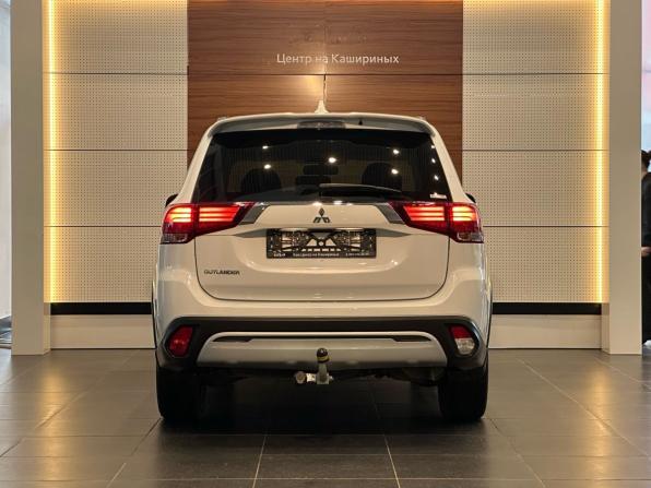 Mitsubishi Outlander III Рестайлинг 3 с пробегом 2021 года, цена 2 665 000 рублей, 90000 км, внедорожник, Автокод Объявления