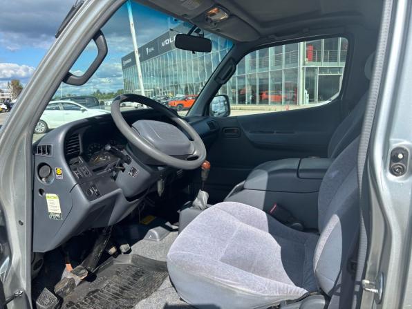 Toyota HiAce H100 с пробегом 2003 года, цена 1 090 000 рублей, 235445 км, минивэн, Автокод Объявления