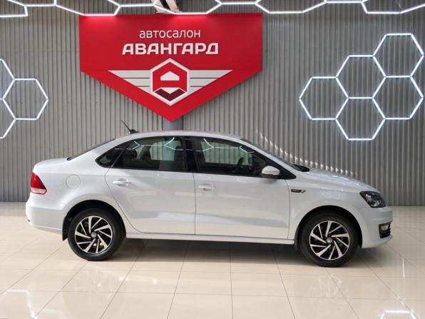 Volkswagen Polo V Рестайлинг с пробегом 2018 года, цена 1 010 000 рублей, 257359 км, седан, Автокод Объявления