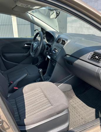 Volkswagen Polo V Рестайлинг с пробегом 2019 года, цена 1 275 000 рублей, 89135 км, седан, Автокод Объявления