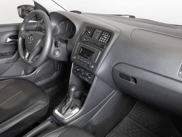 Volkswagen Polo V Рестайлинг с пробегом 2017 года, цена 1 080 100 рублей, 165017 км, седан, Автокод Объявления