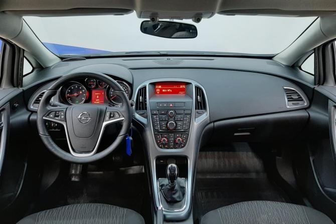 Opel Astra J Рестайлинг с пробегом 2013 года, цена 950 000 рублей, 61066 км, седан, Автокод Объявления