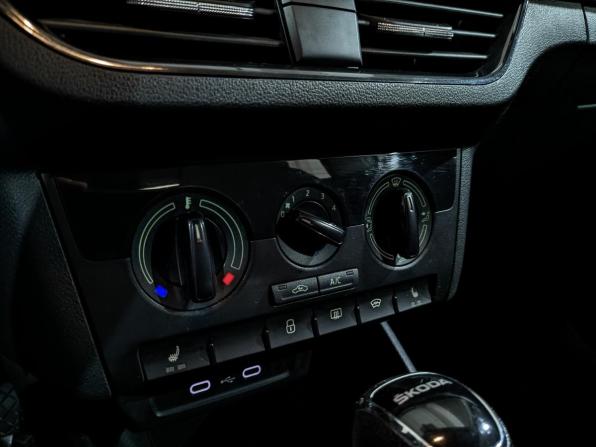 Skoda Rapid II с пробегом 2021 года, цена 1 225 000 рублей, 215521 км, лифтбек, Автокод Объявления
