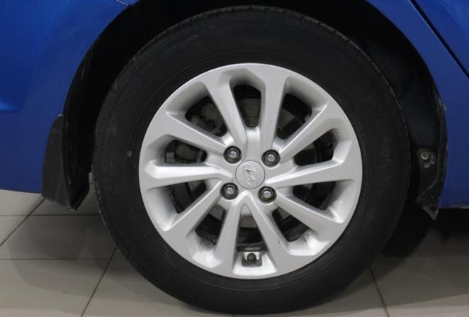 Hyundai Solaris II с пробегом 2018 года, цена 1 030 000 рублей, 191019 км, седан, Автокод Объявления