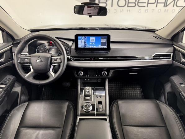 Mitsubishi Outlander IV с пробегом 2023 года, цена 3 500 000 рублей, 58103 км, внедорожник, Автокод Объявления