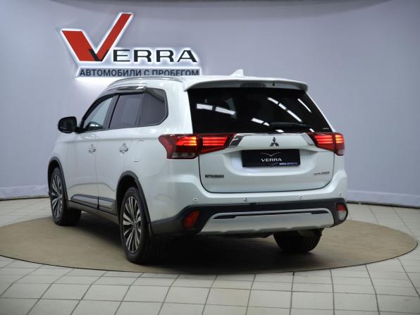 Mitsubishi Outlander III Рестайлинг 3 с пробегом 2019 года, цена 2 290 000 рублей, 152241 км, внедорожник, Автокод Объявления
