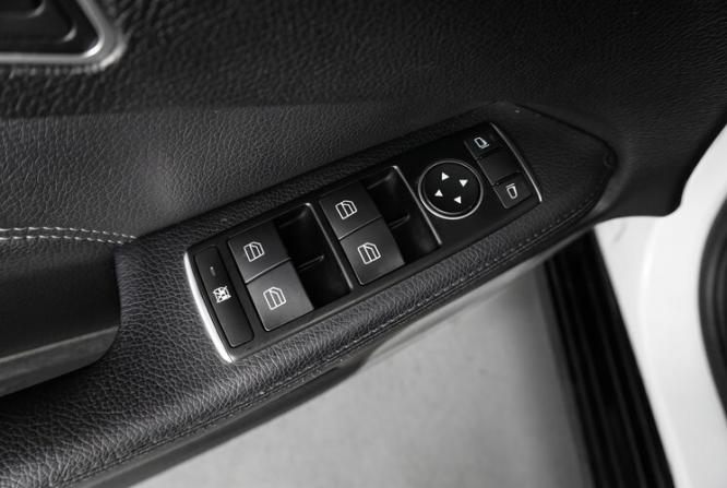 Mercedes-Benz E-Класс IV (W212 S212 C207) Рестайлинг с пробегом 2013 года, цена 1 690 000 рублей, 252594 км, седан, Автокод Объявления