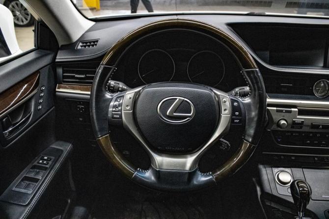 Lexus ES VI с пробегом 2014 года, цена 2 049 000 рублей, 132647 км, седан, Автокод Объявления