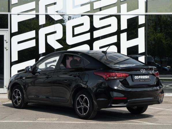 Hyundai Solaris II с пробегом 2017 года, цена 1 099 000 рублей, 179081 км, седан, Автокод Объявления