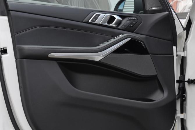 BMW X7 I (G07) Рестайлинг с пробегом 2023 года, цена 13 300 000 рублей, 3455 км, внедорожник, Автокод Объявления