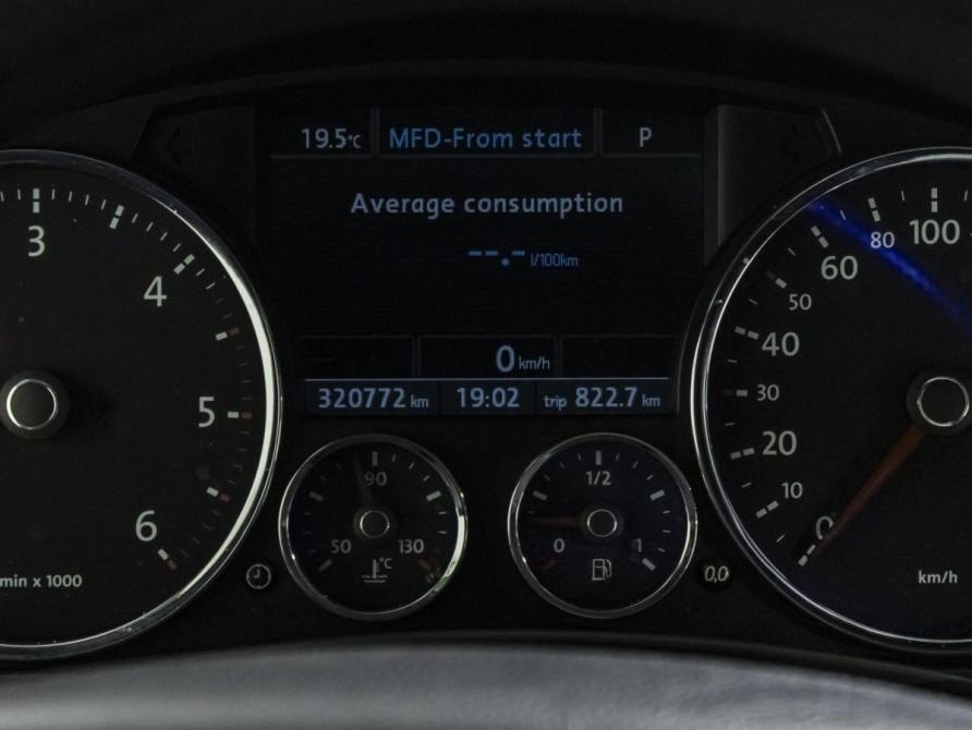 Volkswagen Touareg I Рестайлинг Москва  - изображение 12