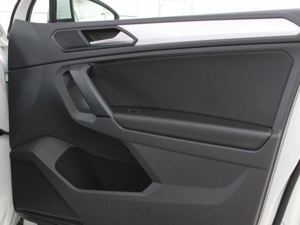 Volkswagen Tiguan II Рестайлинг с пробегом 2022 года, цена 2 850 000 рублей, 84400 км, внедорожник, Автокод Объявления