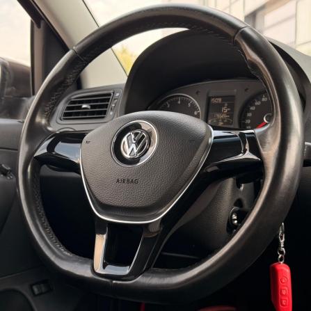 Volkswagen Polo V Рестайлинг с пробегом 2018 года, цена 1 099 000 рублей, 175526 км, седан, Автокод Объявления