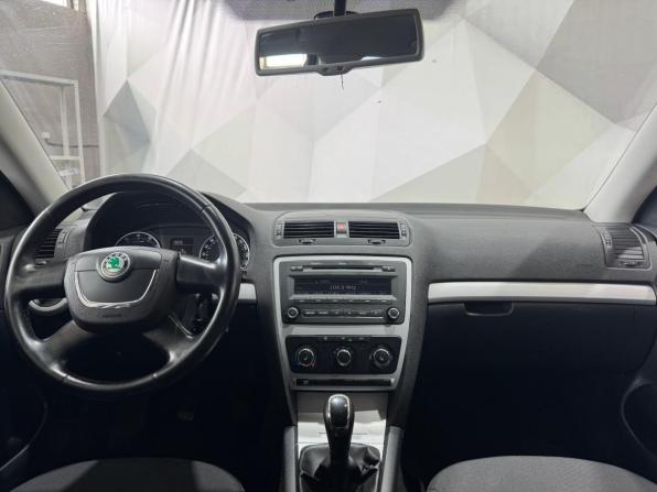 Skoda Octavia II (A5) Рестайлинг с пробегом 2011 года, цена 650 000 рублей, 272455 км, лифтбек, Автокод Объявления