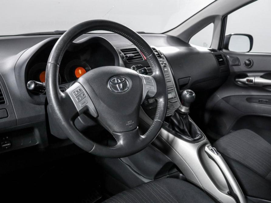 Toyota Auris I Москва  - изображение 15