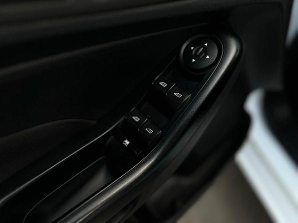 Ford Fiesta Mk6 Рестайлинг с пробегом 2016 года, цена 770 000 рублей, 164084 км, седан, Автокод Объявления