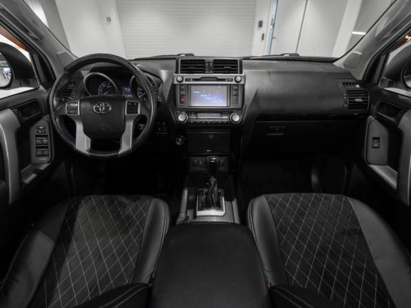 Toyota Land Cruiser Prado 150 Series Рестайлинг 1 с пробегом 2016 года, цена 3 350 000 рублей, 192968 км, внедорожник, Автокод Объявления