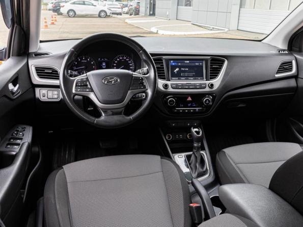 Hyundai Solaris II с пробегом 2018 года, цена 1 429 009 рублей, 87672 км, седан, Автокод Объявления