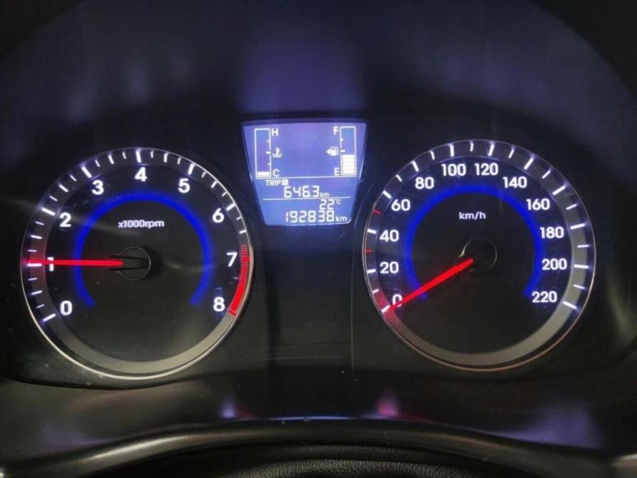 Hyundai Solaris I Рестайлинг Набережные Челны  - изображение 12