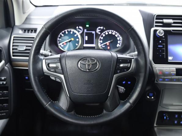 Toyota Land Cruiser Prado 150 Series Рестайлинг 2 с пробегом 2018 года, цена 5 690 000 рублей, 125936 км, внедорожник, Автокод Объявления