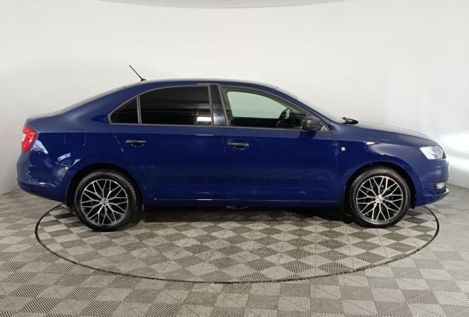 Skoda Rapid I с пробегом 2015 года, цена 870 000 рублей, 162137 км, лифтбек, Автокод Объявления