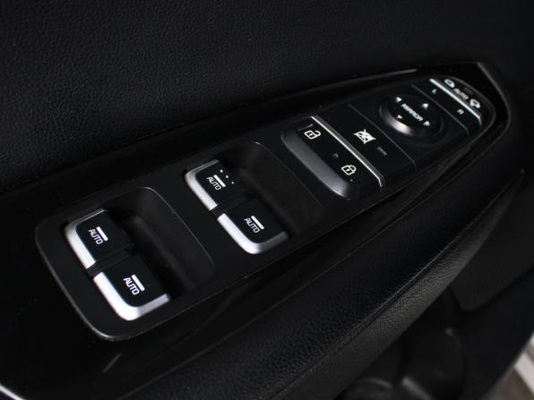 Kia Optima IV Рестайлинг с пробегом 2018 года, цена 1 715 000 рублей, 141200 км, седан, Автокод Объявления