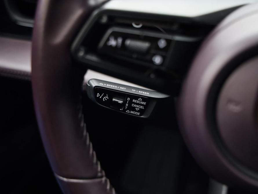 Porsche Taycan I Санкт-Петербург  - изображение 24